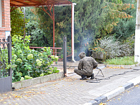 В Твери демонтируют незаконно установленные ограждения